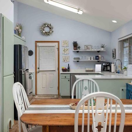 Beach Bungalow Рокуэй-Бич Экстерьер фото